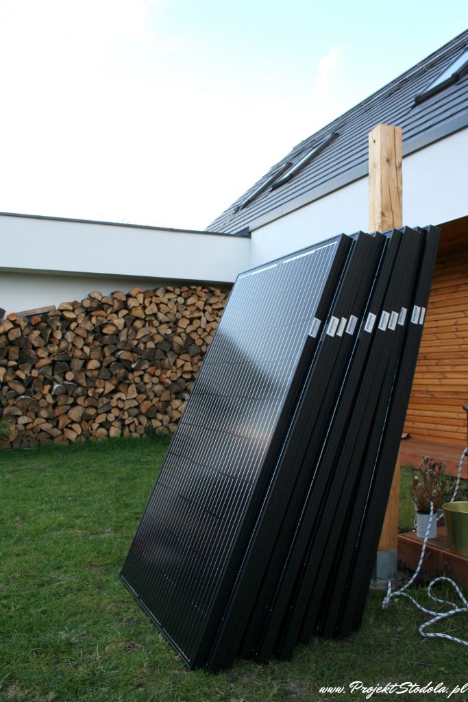 Panele fotowoltaiczne czarne